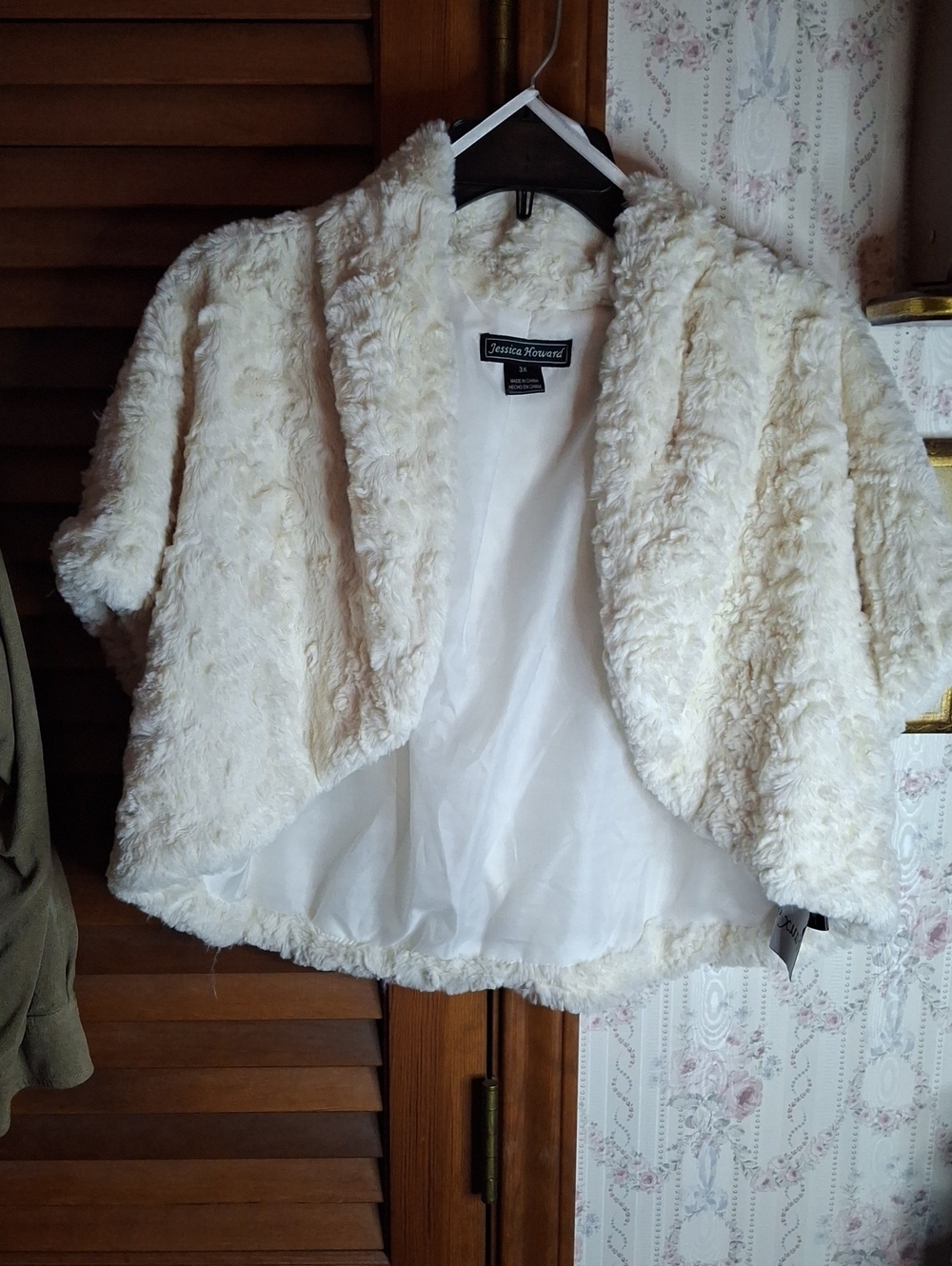 Jessica Howard Ivory Faux-Fur Shrug Sweater 3X Preloved